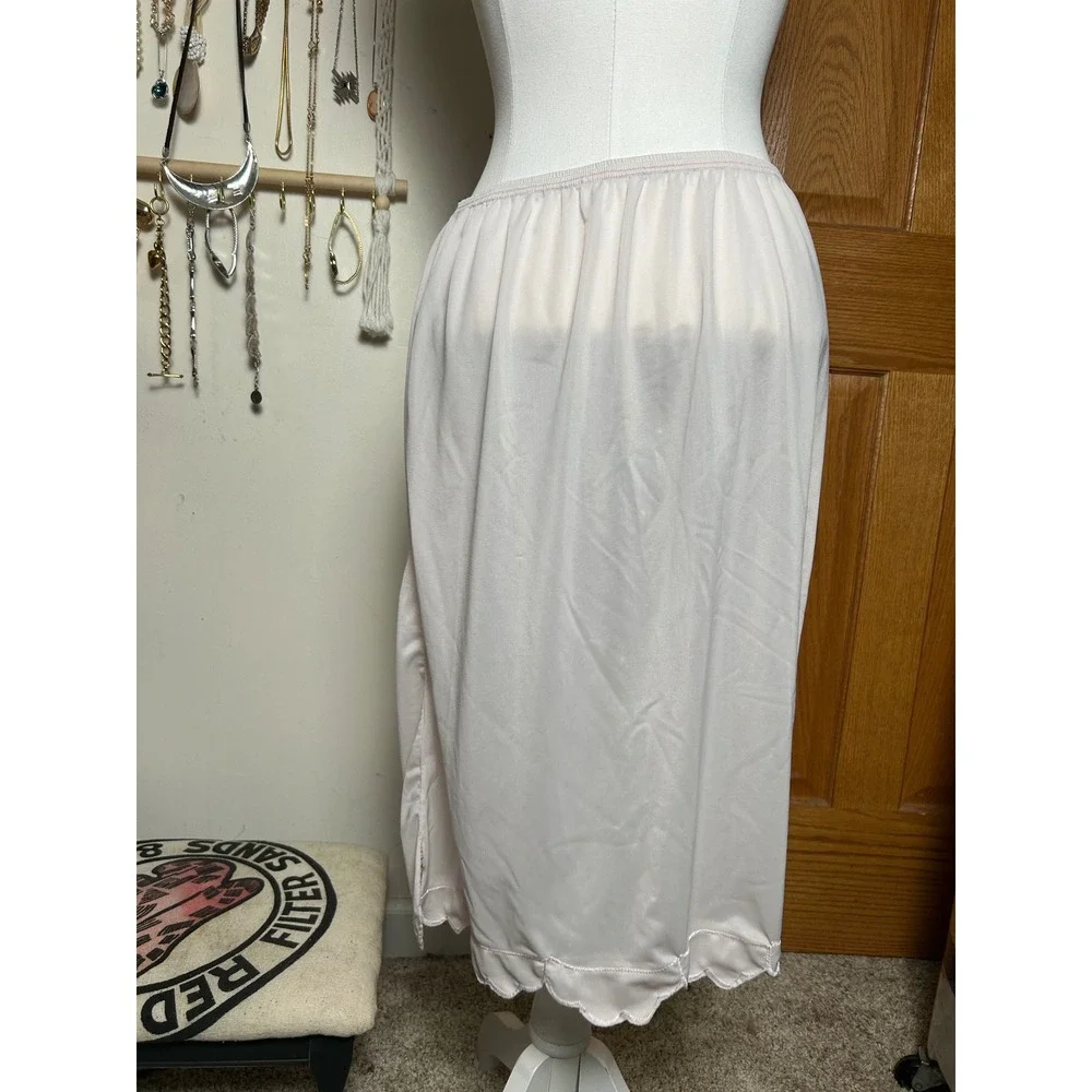 Vintage Scalloped Embroidered Half Slip Skirt Pale‎ Pink Coquette Chic Romantic